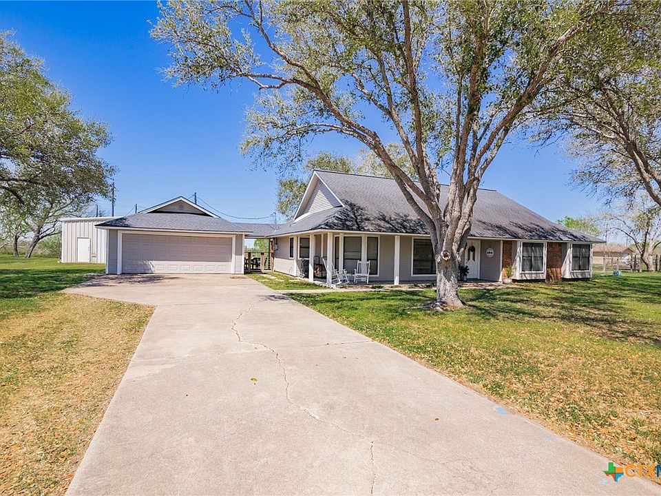1st image of 302 Crawford Dr