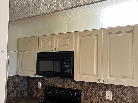 3rd image of 1040 Twin Lakes Dr #22-F