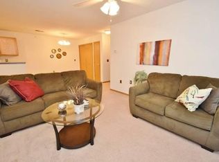 230 W Tracker Rd, Nixa, MO 65714