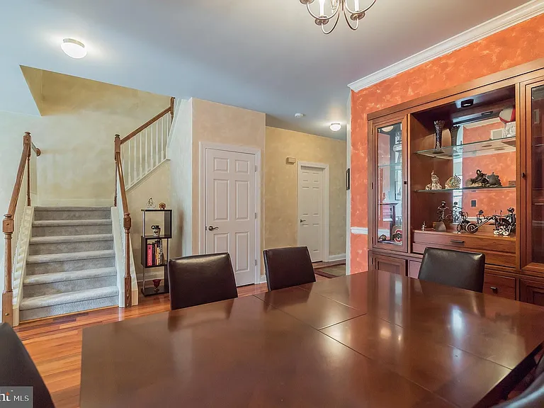 155 Providence Ln — Photo 9