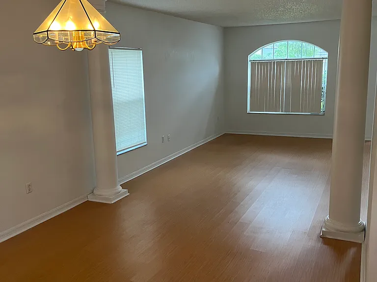 540 Brighton Ct — Photo 41