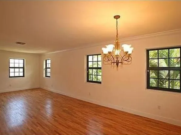 2840 S Le Jeune Rd, Coral Gables, FL 33134