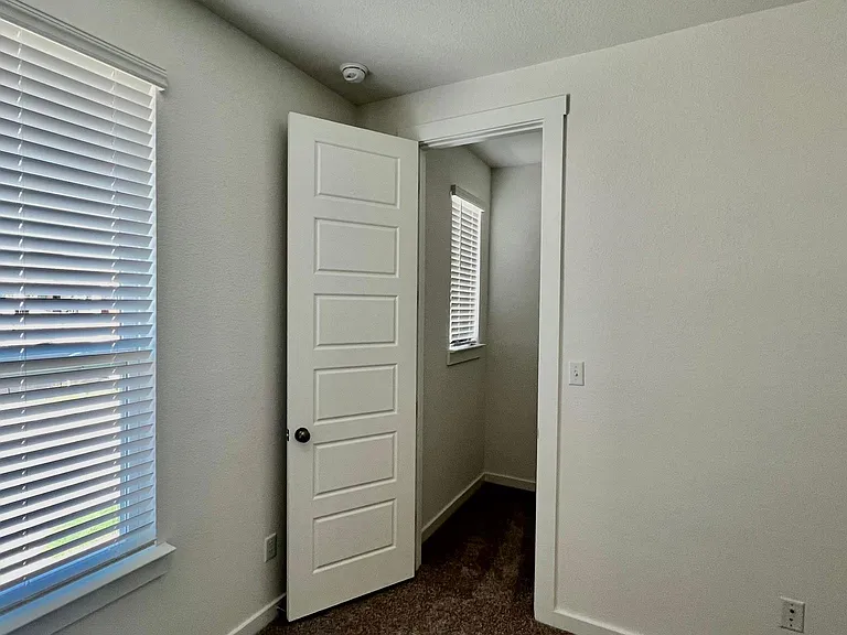 2128 Stampede Dr — Photo 20