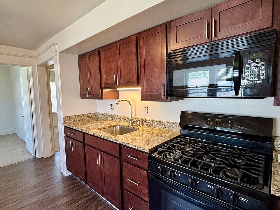 1st image of 90 Laverack Ave APT 3