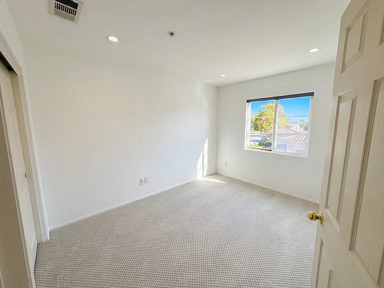 1384 Ashton Park Ln — Photo 8