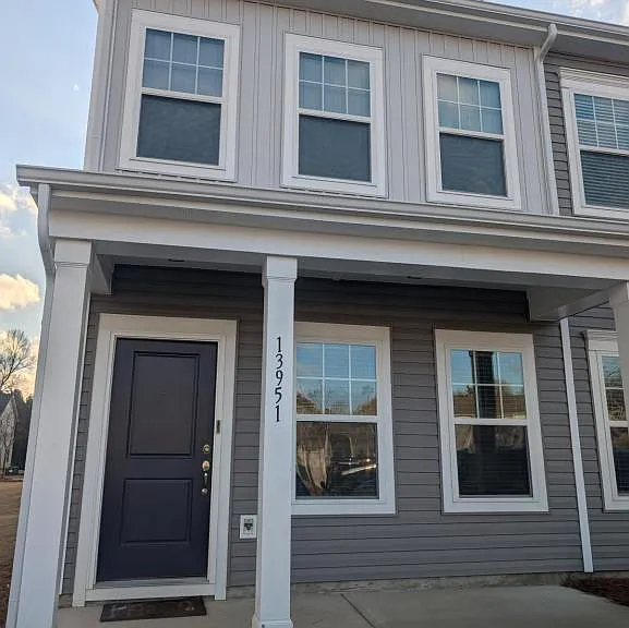 13951 Clayborn St — Photo 1