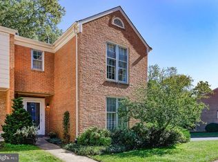 1946 Hopewood Dr, Falls Church, VA 22043