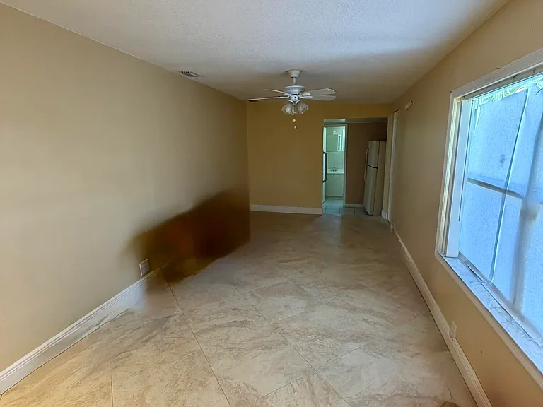 2425 Ceceile Ave — Photo 5