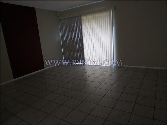 3rd image of 1937 Panama Dr APT 2