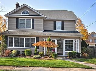 61 Neptune Ave, Woodmere, NY 11598