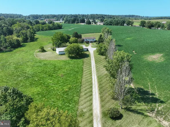 6480 Thoman Dr, Spring Grove, PA 17362
