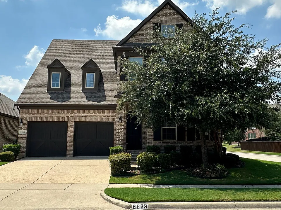 8533 Pine Valley Dr