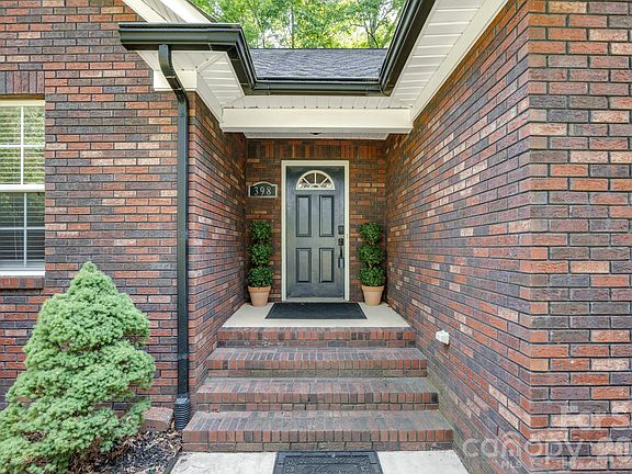 4th image of 398 Knoll Ct SE