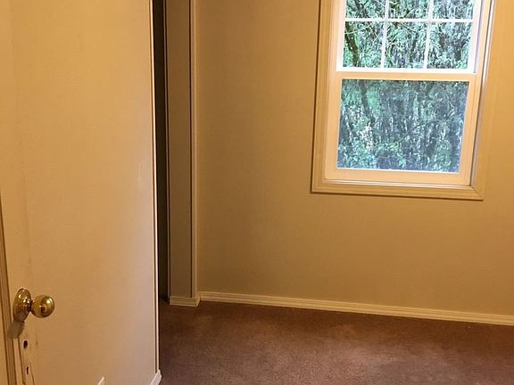 3rd image of 30620 3rd Ave NE