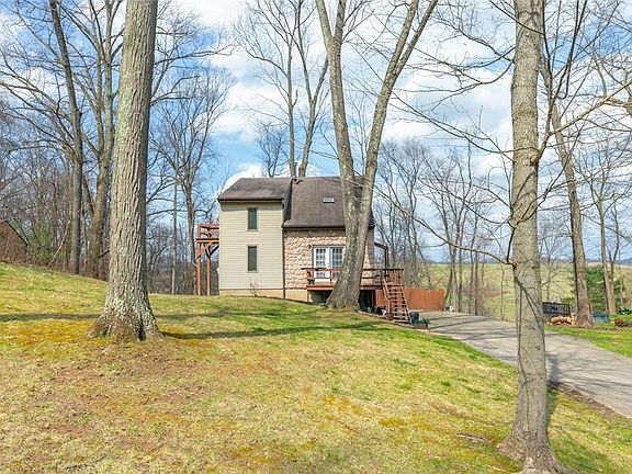 2nd image of 147 Valley View Rd