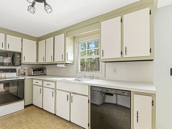 4th image of 10 Wapping Rd