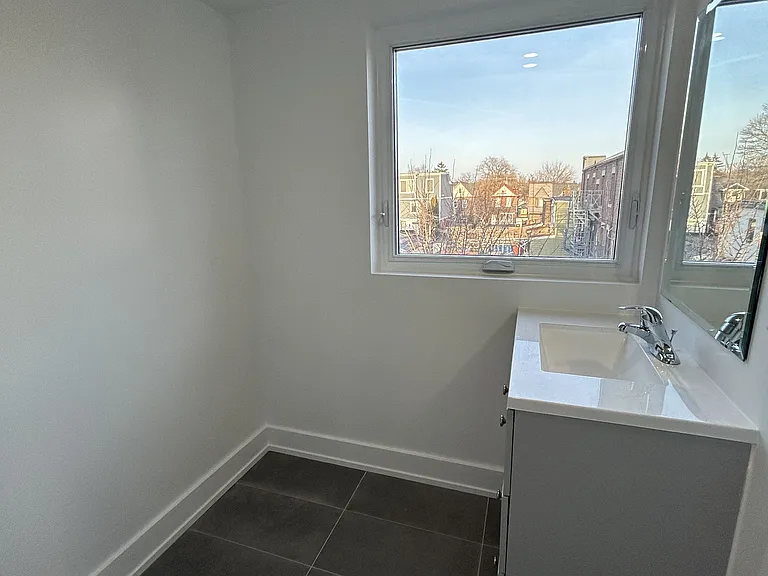 137 Curzon St #3 — Photo 15