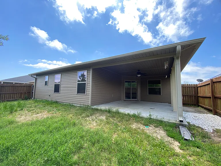 8466 Island Dr — Photo 35
