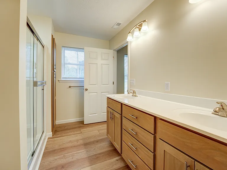 1013 Caroline Ave — Photo 21