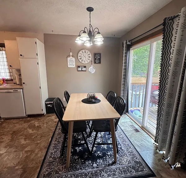 1097 Regency Dr — Photo 7