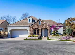 11 W Serena Ave, Clovis, CA 93619