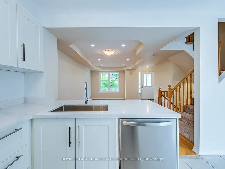 204 Roxton Rd — Photo 11