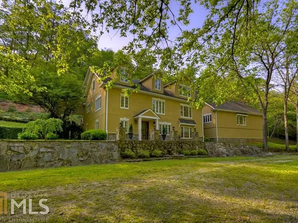 300 Falcon Ln, Blue Ridge, GA 30513
