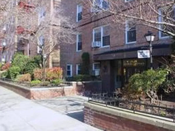 2675 Ocean Avenue image 1 of 15