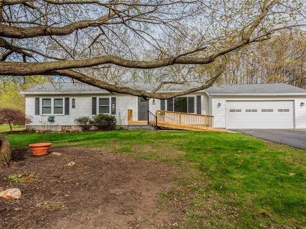 268 Volk Rd, Webster, NY 14580