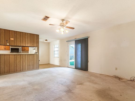 4th image of 209 Brookmeade Dr