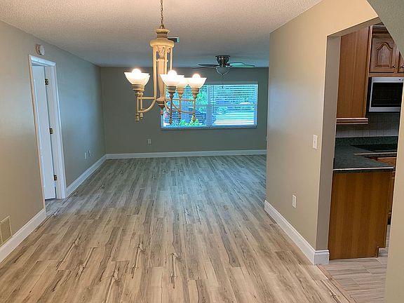 4th image of 1261 Saint Andrews Ct