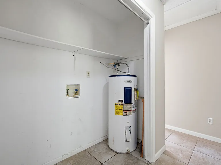 6415 Schoel Ln — Photo 13
