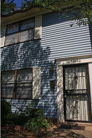 1st image of 9828 Oakshire Dr