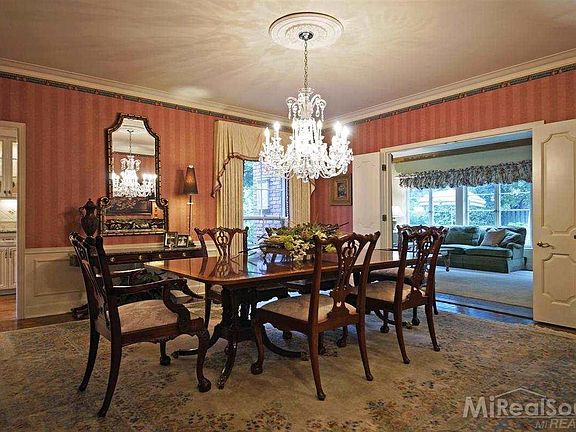 3rd image of 45 Lakecrest Ln