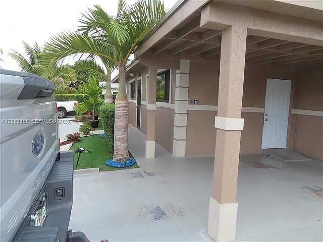 Carol City 2nd Addn — Photo 3
