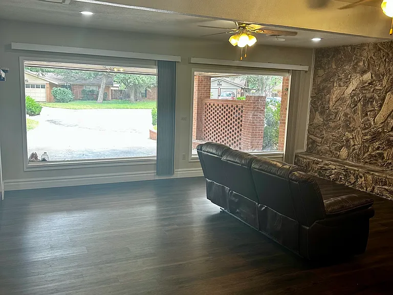 35 Mill Ct — Photo 8