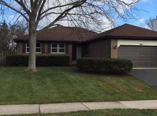 584 Cortland Dr, Lake Zurich, IL 60047