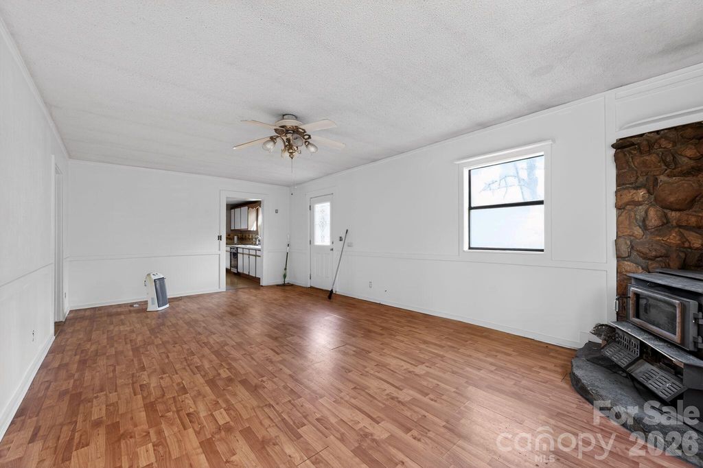 44 Dragonfly Ln, Whittier, NC - More