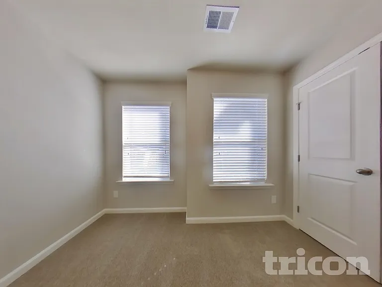 2314 Shady Dr — Photo 10