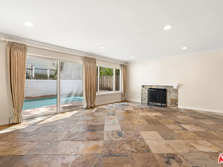 22840 Sparrowdell Dr — Photo 6