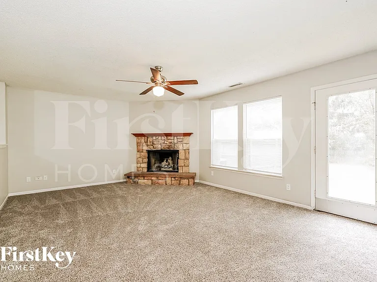 2732 Redland Ln — Photo 3