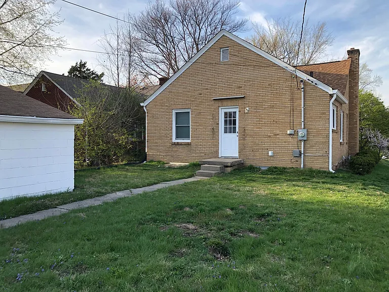 801 Berkley Rd — Photo 6