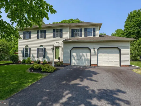 352 N Homestead Dr, Landisville, PA 17538