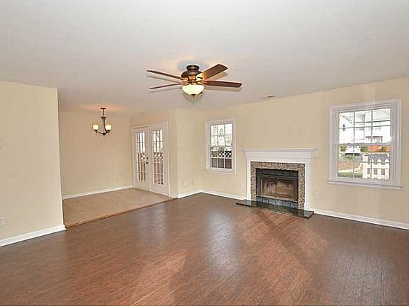 2nd image of 1020 Saint Andrews Way APT D