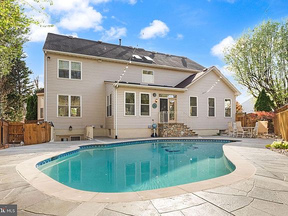 3rd image of 5105 Whisper Willow Dr