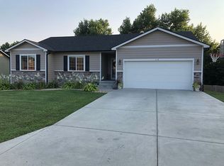 117 Prairie Meadow Rd, Saint George, KS 66535