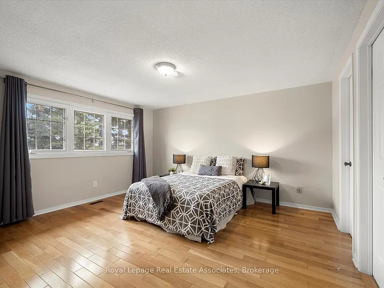 438 Claremont Cres — Photo 25
