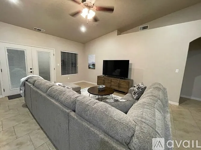 1845 Troy Dr — Photo 4