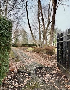 1184 Sunset View Dr, Akron, OH, 44313