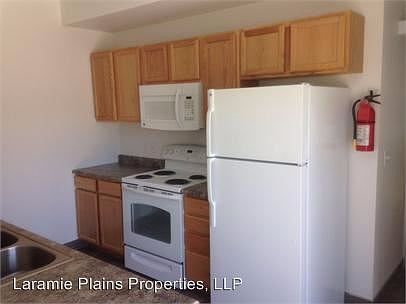 2nd image of 919 E Gibbon St APT 102